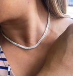 Conjunto de gargantilla y pulsera de tenis con circonitas cúbicas de doble hilera, bañada en oro de 18 quilates. Para ella, para la vida nocturna y para la joyería.