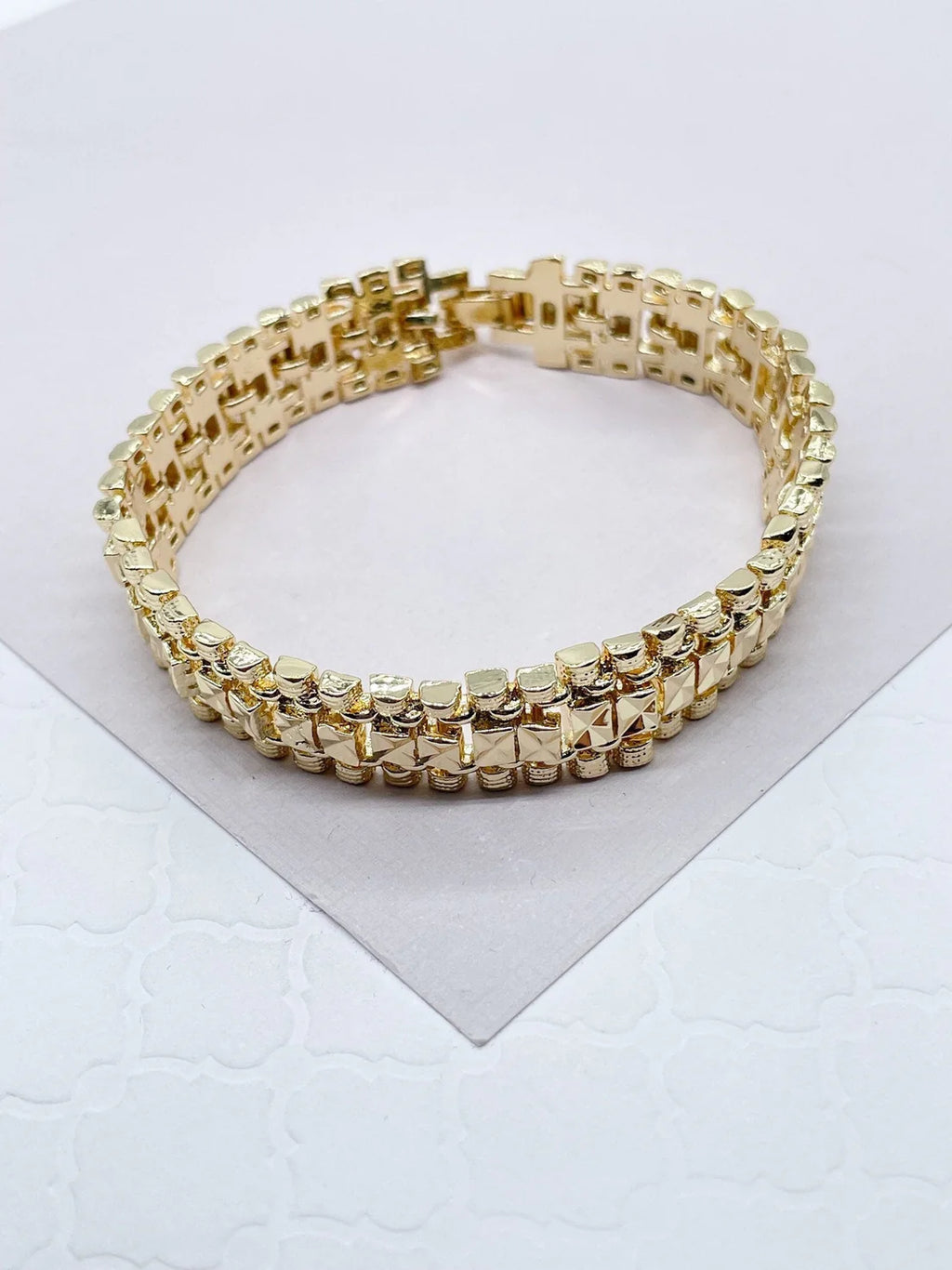 Vintage Diamond Cut Style 18k Gold Layered Thick X - Patterns Bracelet, Motion