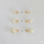 (1-1020-1) Pendientes de media perla laminados en oro - BGF