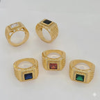 (1-3149) Anillo para hombre con circonita cuadrada laminada en oro - BGO