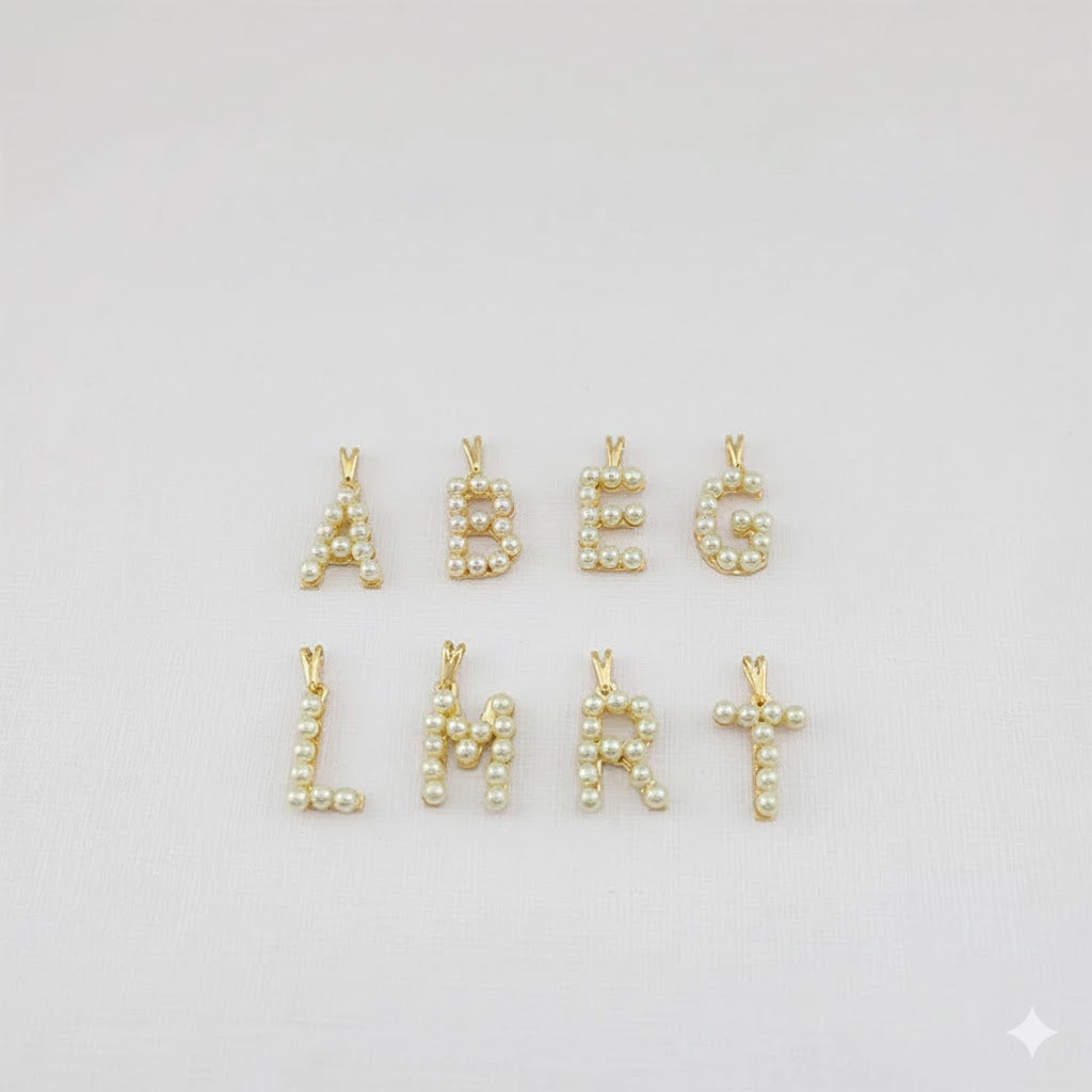 (1-2496-1) Laminado dorado - Colgantes con letras de perla - BGF