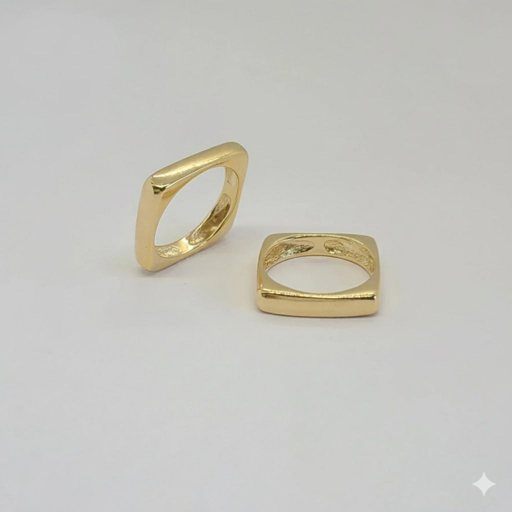 (1-3008) Anillo cuadrado liso laminado en oro - BGF