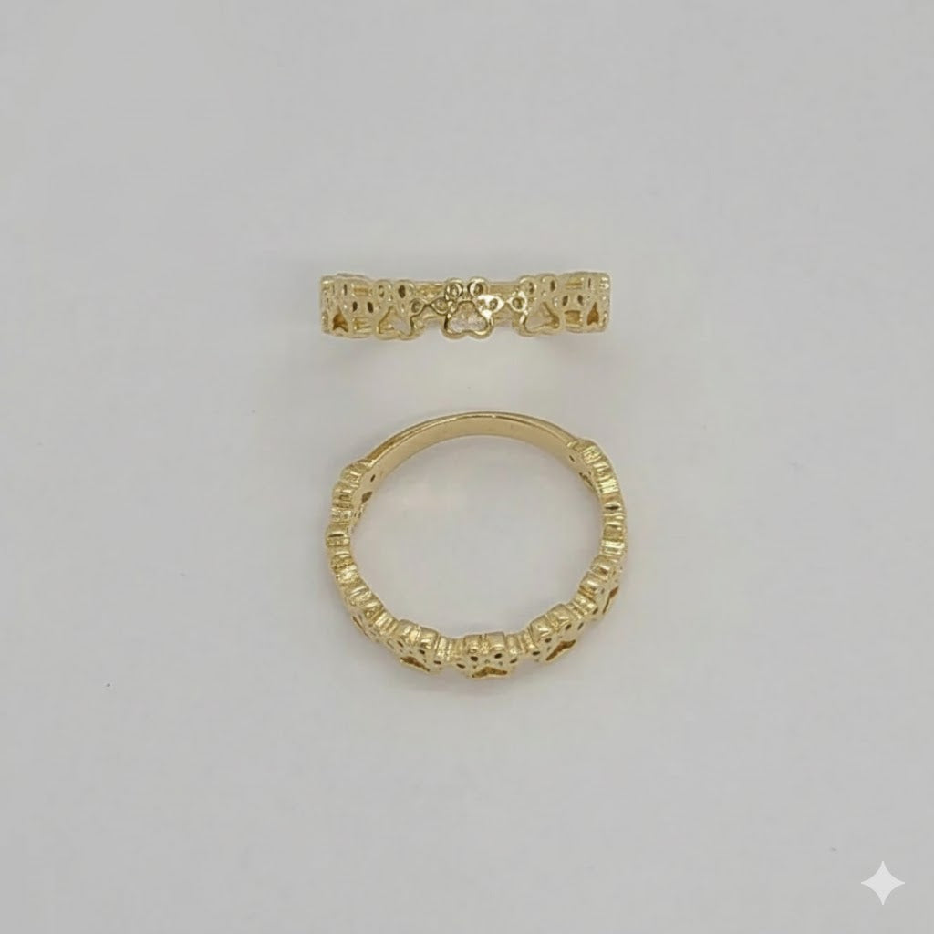 (1-3007) Anillo con diseño de pata de perro laminado en oro - BGF