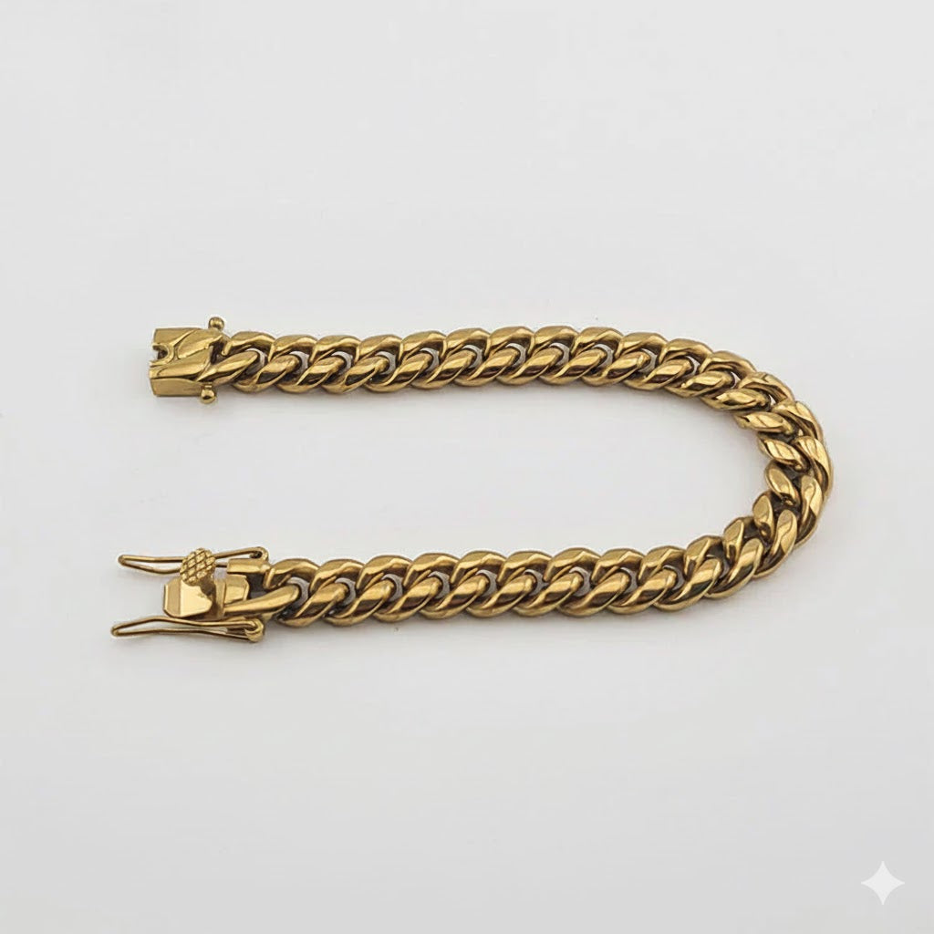 (4-4033) Stainless Steel - 10mm Curb Link Men Bracelet.