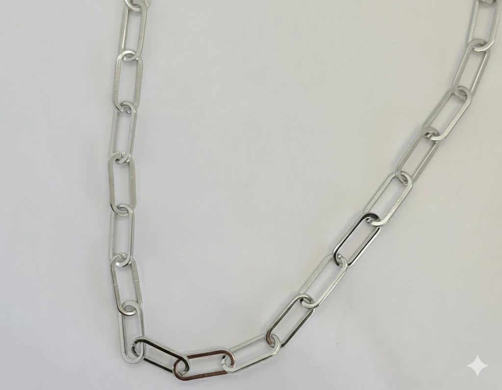 (4-3271) Stainless Steel - 7mm Paper Clip Link Chain.
