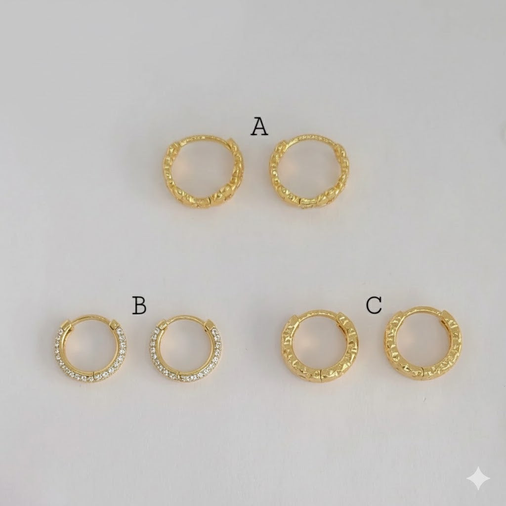 (1-2501) Laminado dorado - Pendientes Huggie pequeños con circonitas - BGO