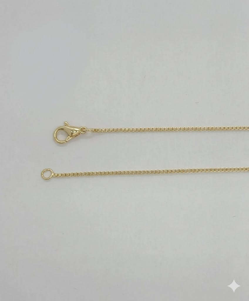 (1-6446) Collar de flor de circonita con eslabones de caja laminados en oro - 45,7 cm - BGF