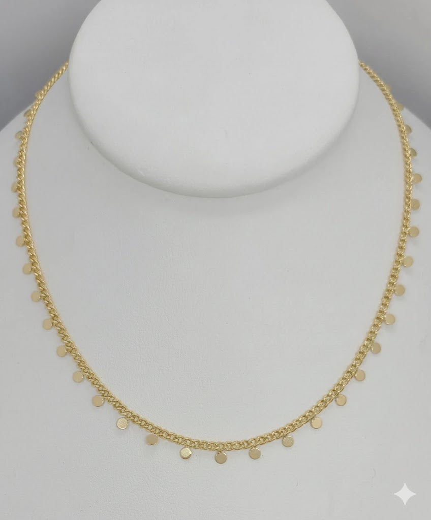 (1-6195-2) Collar con dijes de eslabones curvos laminados en oro - BGF