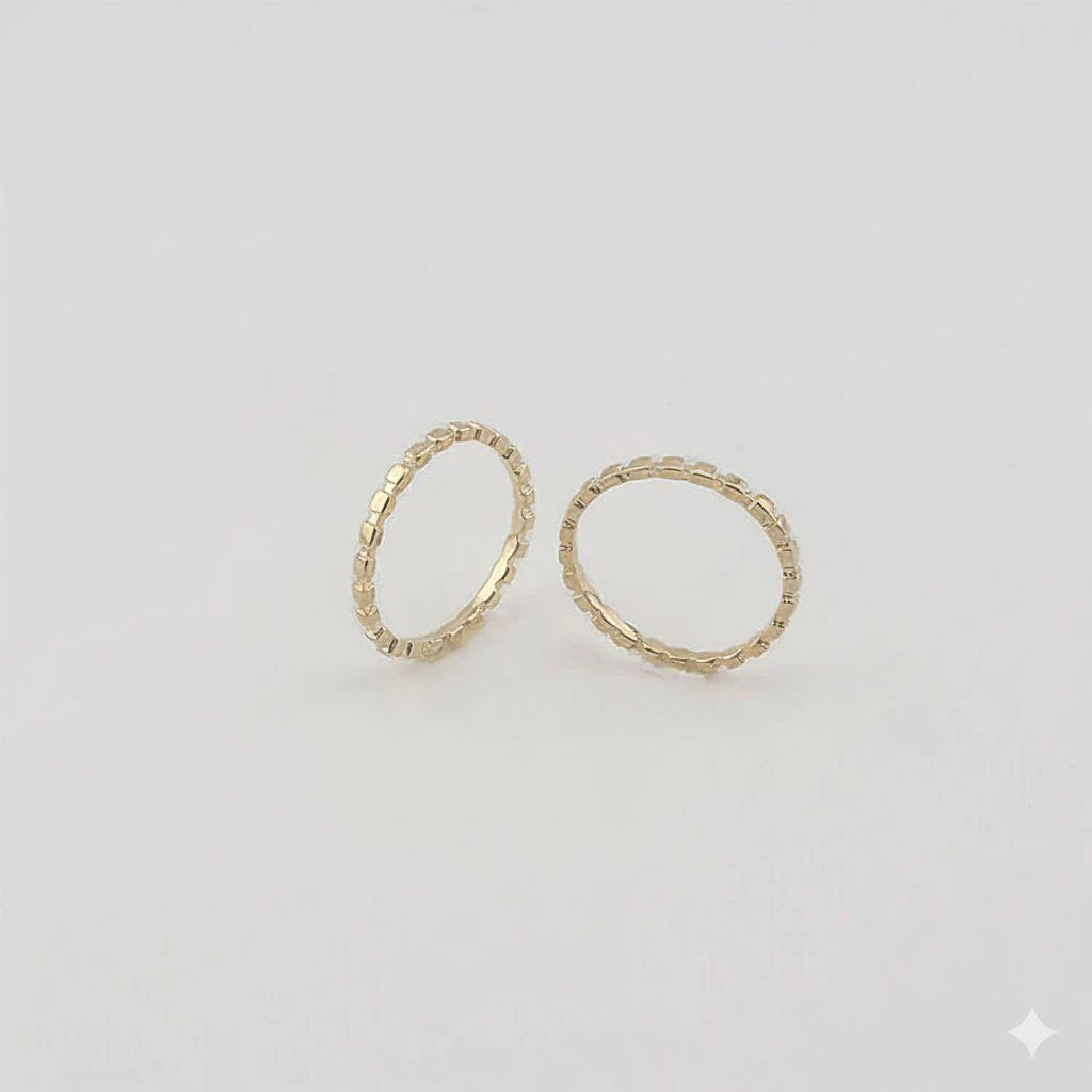 (1-3009) Anillo de banda geométrica laminado en oro - BGF