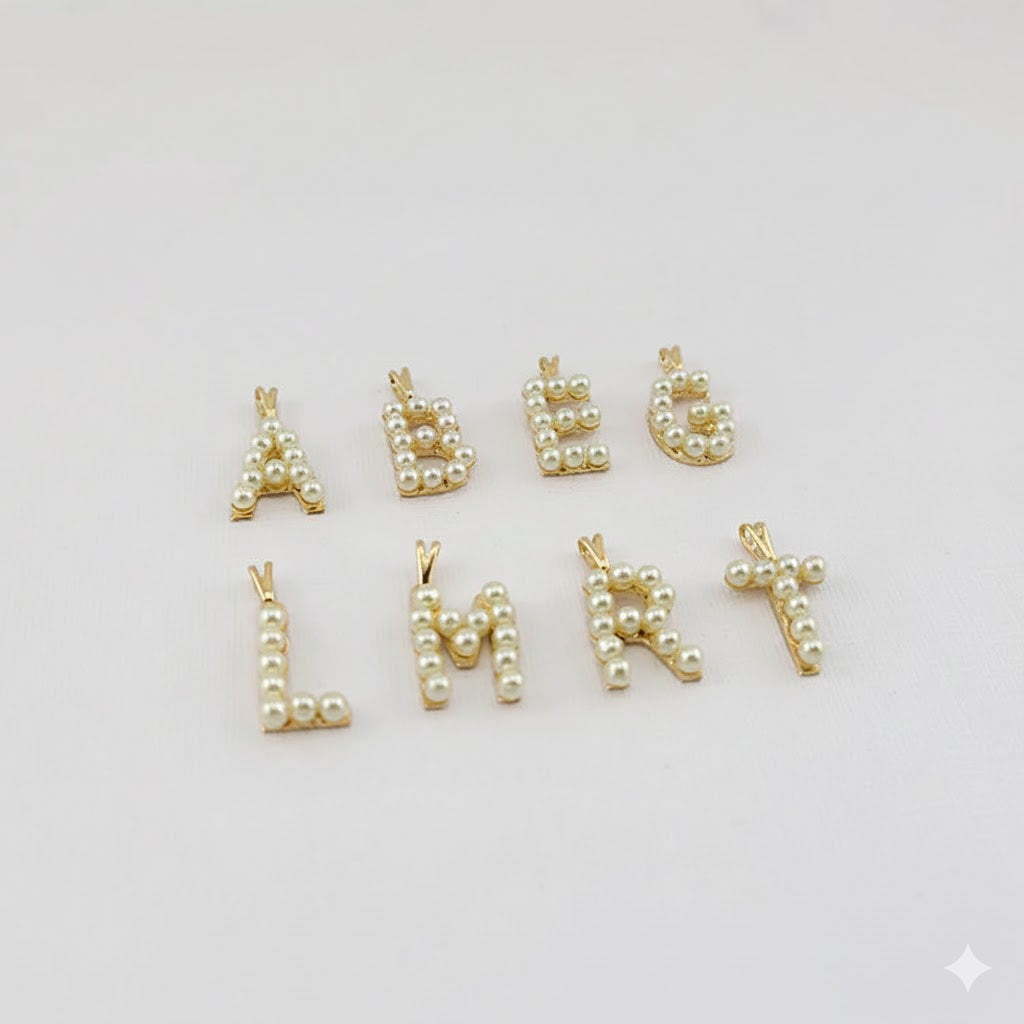 (1-2496-1) Laminado dorado - Colgantes con letras de perla - BGF