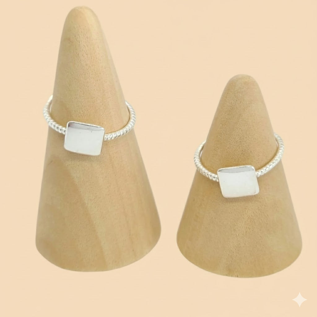 (2-5012-1) Anillo cuadrado de plata de ley 925