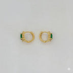 (1-2630-1) Laminado dorado - Huggies de circonita - BGO