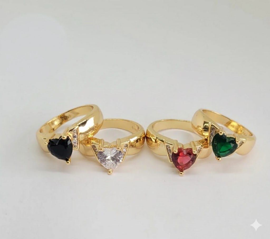 (1-3086) Anillo de corazón de circonita laminada en oro - BGO